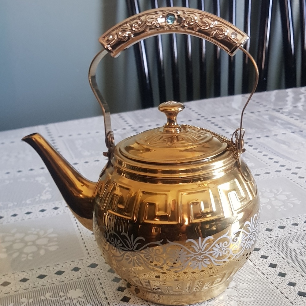 Tea pot
